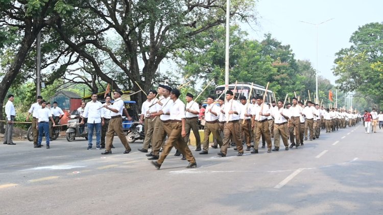 RSS का पथ संचलन: उप मुख्यमंत्री अरुण साव हुए शामिल, प्रदेशवासियों को दी दशहरा की शुभकामनाएं