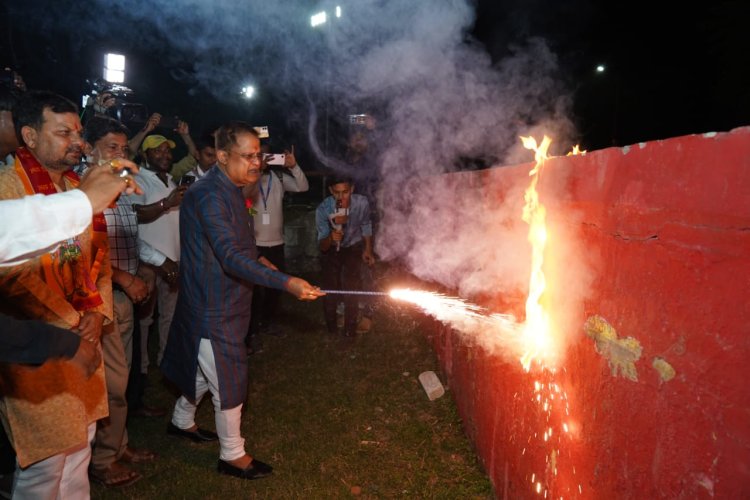 नगर विधायक अमर अग्रवाल ने बिलासपुर में विभिन्न स्थानों पर किया रावण दहन*