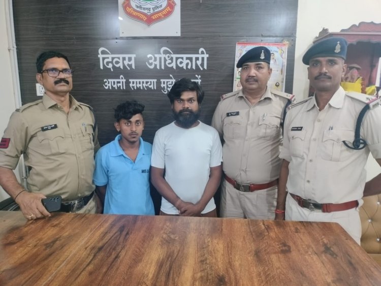 ई-रिक्शा चालक के मर्डर में शामिल तीन फरार आरोपीयों को पुलिस ने किया गिरफ़्तार,एक नाबालिग भी है शामिल