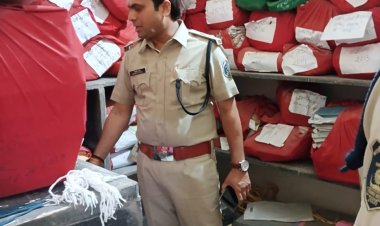 पुलिस अधीक्षक भोजराम पटेल ने किया थाने का किया औचक निरीक्षण*   *रोजनामचा,जरायम,एफआईआर व थाना के अन्य महत्वपूर्ण दस्तावेजों का किया अवलोकन