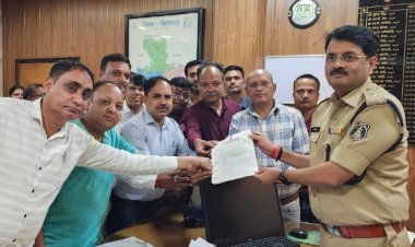 पत्रकार को गोली मारने की धमकी,पत्रकारों में भड़का आक्रोश, प्रेस क्लब ने SP को सौंपा ज्ञापन, पत्रकारिता की आड़ में गलत काम करने वालों के खिलाफ प्रेस क्लब का कड़ा कदम