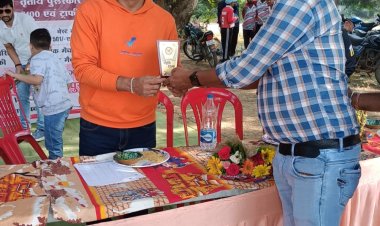 टीचर प्रीमियर लीग में बतौर मुख्य अतिथि शामिल हुए अभिनेता अखिलेश पांडे