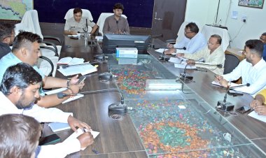 *प्रति एकड़ 21 क्विंटल धान होगी खरीदी - कलेक्टर ने किया निरीक्षण*  *सहकारी समिति टेमरी के प्रभारी को नोटिस जारी करने के दिए निर्देश