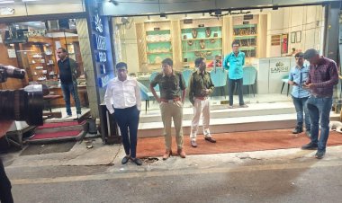 बड़ी खबर: सदर बाजार मार्केट में कर्मचारियों से साढे तीन लाख की लूट मौके पर पहुंची पुलिस