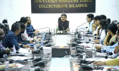 कलेक्टर के निर्देश आंगनबाड़ी केन्द्रों में बनेंगे बच्चों केे जाति प्रमाण पत्र*,नगरीय क्षेत्रों में स्वीकृत कार्य तत्काल शुरू करें कहा