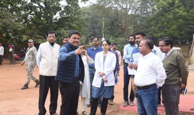 /सीपत पीएचसी का 1 करोड़ की लागत से होगा रिनोवेशन,कलेक्टर ने अस्पताल का किया निरीक्षण*,डॉक्टरों और इंजीनियरों के साथ बैठकर बनाई कार्ययोजना