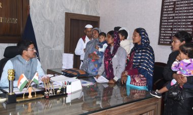 जनदर्शन: महिलाएं हुई ठगी का शिकार, किसान ने सीमांकन,तो मकान मालिक ने घर खाली नहीं करने वाले किरायेदार की शिकायत, कलेक्टर ने दिए निराकरण के निर्देश*