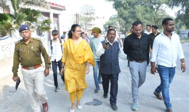 *वार्ड चलो अभियान: अफसरों ने विभिन्न वार्डों में जाकर सुनी लोगों की समस्याएं