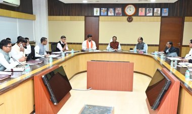 *मुख्यमंत्री की अध्यक्षता में केबिनेट की बैठक खत्म, भू राजस्व संहिता, धान खरीदी के समर्थन मूल्य,खेल सहित कई मुद्दों को लेकर लिए गए महत्वपूर्ण निर्णय