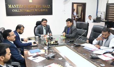 *धान का उठाव नहीं करने वाले मिलरों के विरूद्ध जारी रहेगी कार्रवाई, स्कूलों के समय में बदलावों करने दिए निर्देश, कलेक्टर ने टीएल में की योजनाओं की समीक्षा*, सीएसआर मद से चल रहे कार्य की ली जानकारी