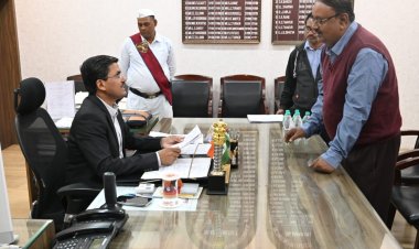 *कर्मचारियों के लिए आयोजित जनदर्शन में पहुंचे 38 फरियादी,कलेक्टर ने सभी की समस्याओं को सुना,अधिकारियों को जल्द निराकरण के दिए निर्देश* 