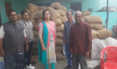 *अवैध धान भंडारण पर प्रशासन की छापेमारी: आधा दर्जन बिचौलियों से 1112 बोरी धान जब्त, धान की कीमत 14 लाख रुपए*