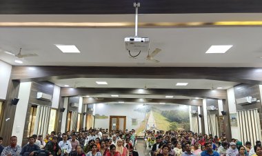 *नगरीय निकाय चुनाव के निर्वाचक नामावली तैयार करने हेतु कार्यक्रम की दी गई जानकारी*,बिलासपुर एसडीएम द्वारा प्रार्थना सभा कक्ष में बीएलओ सुपरवाइजर तथा पटवारियों का लिया गया बैठक