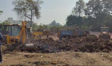 *कोनी में तालाब को पाटने के मामले में प्रशासन का बड़ा एक्शन: तालाब बनाने खोदाई शुरू, अवैध दुकानों में भी चला बुलडोजर*