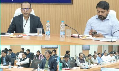 *कलेक्टर अजीत वसंत ने ली समय सीमा की बैठक, अधिकारी कर्मचारियों को समय पर ऑफिस पहुंचने दिए निर्देश*