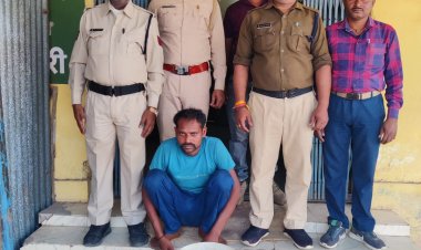 *छापेमार कार्रवाई कर 25 लीटर कच्ची महुआ शराब जब्त