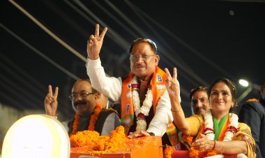 *Breaking: बिलासपुर में मुख्यमंत्री के रोड शो में उमड़ा जन सैलाब:  भाजपा प्रत्याशियों के पक्ष में मांगे वोट, विष्णु देव साय ने कहा कहां बिलासपुर के सर्वांगीण सर्वांगीण विकास के लिए भाजपा का महापौर बनाए*, बिलासपुर में आम सभा को किया संबोधित