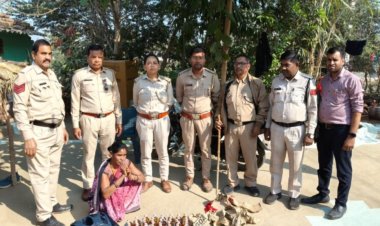 मध्यप्रदेश का  गोवा शराब छत्तीसगढ़ में बिक रहा, आबकारी विभाग  दबिश देकर आरोपी महिला से 7 लीटर शराब जप्त कर भेजा जेल