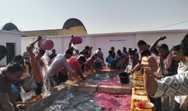 *उप मुख्यमंत्री विजय शर्मा के पहल पर प्रदेश के सभी जेलों में कैदियों को कराया गया गंगा जल स्नान*