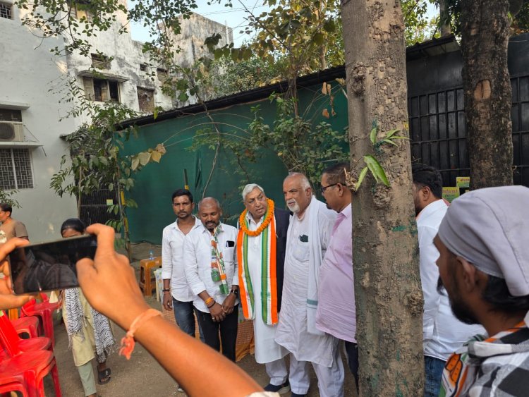 *बिलासपुर में कांग्रेस प्रत्याशियों के पक्ष में पूर्व मंत्री सत्यनारायण शर्मा ने किया धुआंधार प्रचार, कांग्रेस नेता अशोक अग्रवाल, बैजनाथ चंद्राकर ने पार्षद और मेयर को जिताने की अपील*