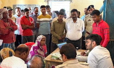 कलेक्टर एवं एसपी ने सिलतरा में कृषि भूमि पहचान पत्र निर्माण कार्य का किया निरीक्षण