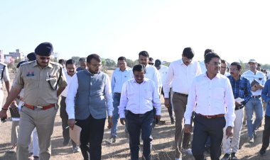   *प्रधानमंत्री मोदी की सभा मोहभठ्ठा में 30 मार्च को,कमिश्नर एवं आईजी ने सभास्थल का लिया जायजा*