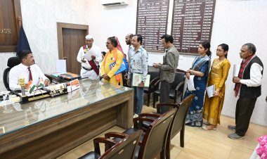 *जनदर्शन: जमीन पर बेजा कब्जा, सीमांकन, मिडिल स्कूल की मांग सहित आम लोगों ने जनदर्शन में दिए आवेदन, कलेक्टर ने सम्बन्धित अधिकारियों को निराकरण के दिए निर्देश*