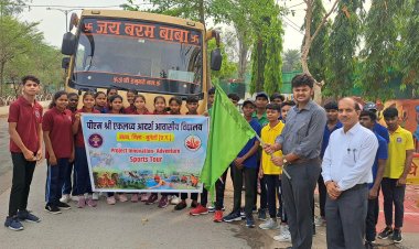 जिले के पी एम श्री एकलव्य आदर्श आवासीय विद्यालय के बच्चे एडवेंचर स्पोर्ट्स में लेंगे भाग*   *कलेक्टर ने 25 विद्यार्थियों के दल को हरी झंडी दिखाकर किया रवाना