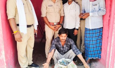 6.120 लीटर देशी प्लेन के साथ 6.50 लीटर कच्ची महुआ शराब जब्त