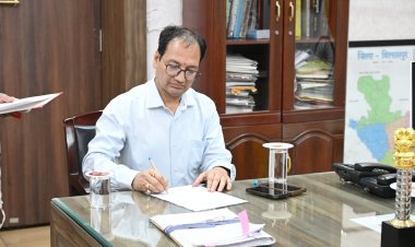 *बिलासपुर जिले के नए कलेक्टर संजय अग्रवाल ने कार्यभार किया ग्रहण, प्रशासनिक अधिकारियों की ली बैठक*