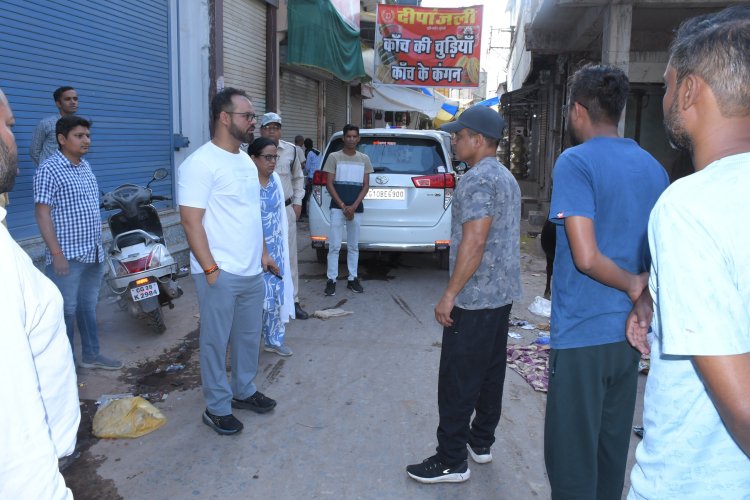 *चौक-चौराहों पर गंदगी देख भड़के कलेक्टर,,सीएमओ को कारण बताओ नोटिस जारी*,:नवपदस्थ कलेक्टर ने मुंगेली शहर की सफाई व्यवस्था का लिया जायजा