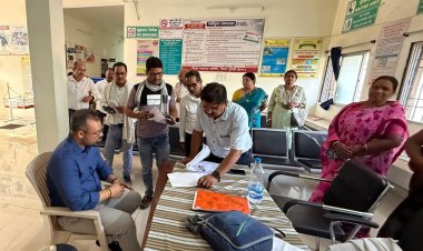 *कलेक्टर ने जिले के स्वास्थ्य केंद्रों का किया औचक निरीक्षण* स्वास्थ्यकर्मियों की अनुपस्थिति एवं अव्यवस्थाओं पर जताई नाराजगी, संबधित अधिकारियो को नोटिस जारी
