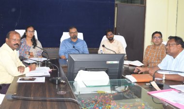 *प्राकृतिक आपदा से बचाव एवं राहत हेतु सभी आवश्यक व्यवस्था सुनिश्चित हो - कलेक्टर*  *विभागीय अधिकारियों की बैठक लेकर दिए आवश्यक निर्देश