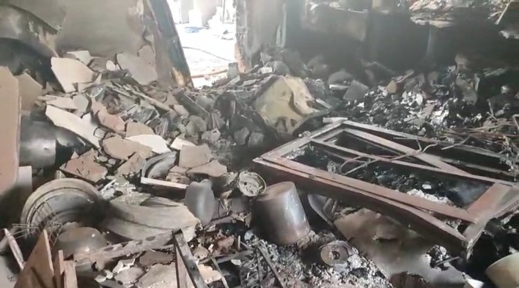 फ्रिज का कंप्रेशर् फटने से मकान में लगी आग…करोड़ों नुकसान