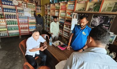 *कलेक्टर के निर्देश पर निजी खाद एवं दवाई दुकानों में छापामार कार्रवाई,गड़बड़ी पाए जाने पर पांच फर्मों को शो कॉज नोटिस,एक सप्ताह में जवाब तलब,अन्यथा  लाइसेंस होगा निरस्त*