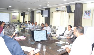 *निर्माण कार्यों में लापरवाही एसडीओ और सब इंजीनियरों को नोटिस,मनियारी बैराज की होगी जांच:जल संसाधन विभाग की समीक्षा बैठक में कलेक्टर ने दिए कड़े निर्देश*