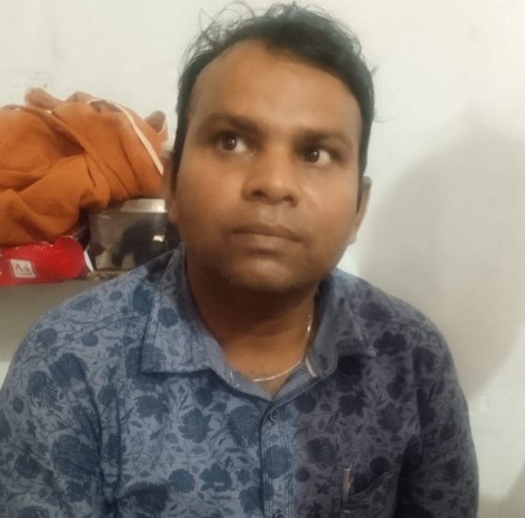 25 हजार रुपये की रिश्वत लेते हुए पटवारी को एसीबी की टीम ने पकड़ा