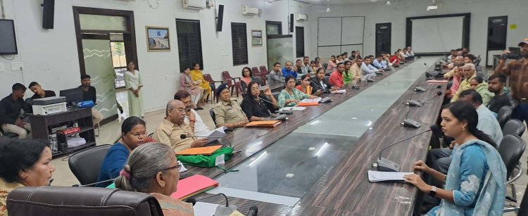 *महिला आयोग की सुनवाई: दो वर्षीय पुत्र के लिए आरक्षक व उसकी पत्नी आपसी सुलाहनामा के लिए तैयार बिना तलाक के दूसरा विवाह के लिए पहली पत्नी अनावेदक पति के खिलाफ आपराधिक मामला न्यायालय में कर सकती है प्रस्तुत*