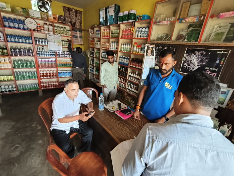 *कलेक्टर के निर्देश पर निजी खाद एवं दवाई दुकानों में छापामार कार्रवाई,गड़बड़ी पाए जाने पर पांच फर्मों को शो कॉज नोटिस,एक सप्ताह में जवाब तलब,अन्यथा  लाइसेंस होगा निरस्त*