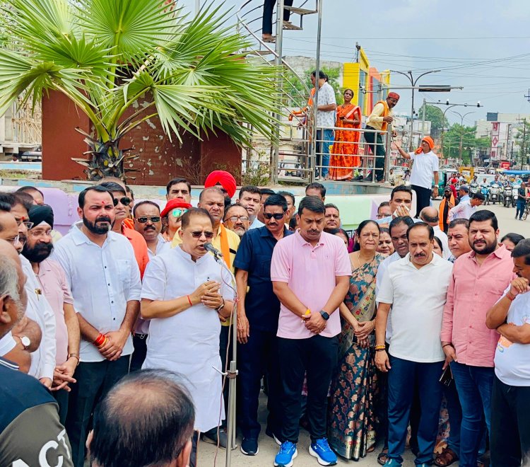 *बलिदान दिवस पर याद किए गए डॉ श्यामा प्रसाद मुखर्जी,भाजपाइयों ने दी श्रद्धांजलि*