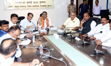 * केन्द्रीय राज्यमंत्री ने पर्यटन सर्किट निर्माण के लिए की अभिनव पहल,एनटीपीसी, एसईसीएल की मदद से लुभावने बनेगें पर्यटन स्थल,अधिकारियों की बैठक लेकर विस्तृत कार्य-योजना बनाने दिए निर्देश*