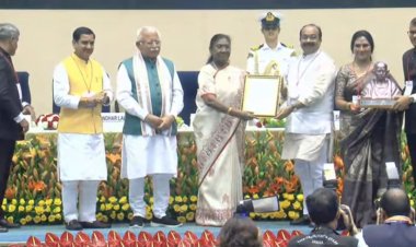 *स्वच्छ सर्वेक्षण 2024 : हमर बिलासपुर पूरे देश में दूसरा सबसे स्वच्छ शहर,स्वच्छ सर्वेक्षण 2024 का परिणाम जारी,3 लाख से 10 लाख तक की जनसंख्या में बिलासपुर का पूरे देश में 2 रैंक,नई दिल्ली में बिलासपुर को मिला प्रेसिडेंसियल अवार्ड,राष्ट्रपति के हाथों उप मुख्यमंत्री,महापौर और निगम कमिश्नर ने ग्रहण किया पुरस्कार,देश के 4589 शहर सर्वेक्षण में थे शामिल, टाॅप 3 में हमर बिलासपुर*