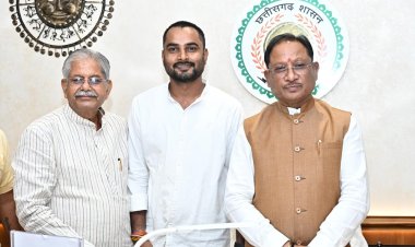 मुख्यमंत्री विष्णुदेव साय से सभापति लोकेश साहू