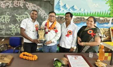 सेवानिवृत्त प्रधान पाठक राजकुमार वैष्णव को शिक्षकों ने दी विदाई