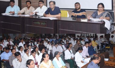   *कलेक्टर ने की स्वास्थ्य विभाग के कामकाज की समीक्षा,आयुष्मान कार्ड, वय वंदन, एएनसी एवं सिकल सेल जांच पर दिया जोर*