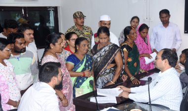 *कलेक्टर ने जनदर्शन में सुनी लोगों की समस्याएं, शासकीय भूमी पर अवैध कब्जा हटाने सरपंच और ग्रामीणों ने की शिकायत*