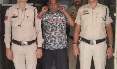 *मुंगेली नाका चौक में सट्टा पट्टी लिखते सटोरिया पकड़ाया, सिविल लाइन पुलिस की कार्रवाई*