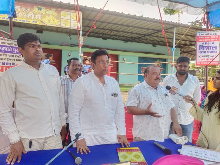 पंकज शर्मा के प्रतिनिधित्व में टेमरी में शराब दुकान बंद करने के लिये यज्ञ किया गया