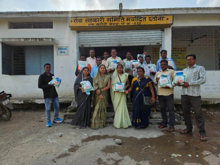 *ग्राम पंचायत छतौना में किसानों को अरहर मिनीकिट बीज का निशुल्क वितरण, सरपंच सहित कृषक रहे उपस्थित*