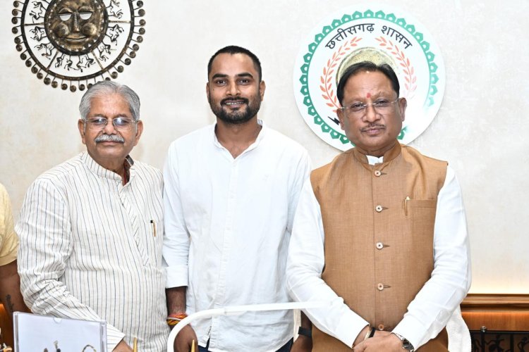 मुख्यमंत्री विष्णुदेव साय से सभापति लोकेश साहू